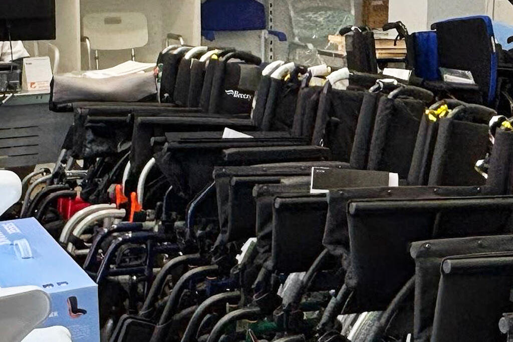 Foto de sillas de ruedas en tienda fisio médica